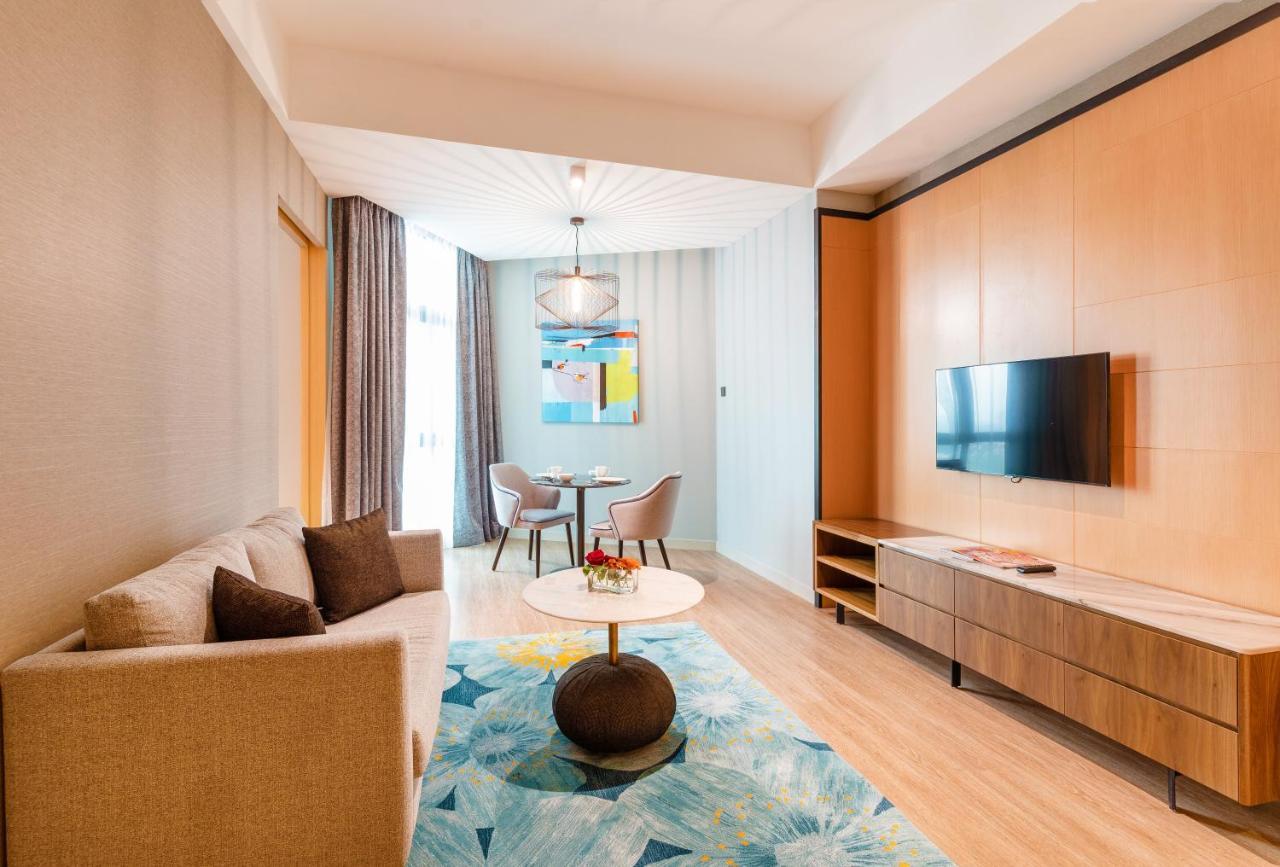 M World Hotel Formerly Known As Avante Hotel Petaling Jaya Bagian luar foto Living room of a suite