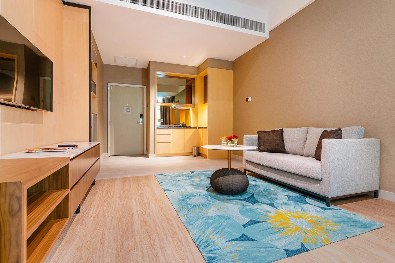 M World Hotel Formerly Known As Avante Hotel Petaling Jaya Bagian luar foto A living room in a hotel suite