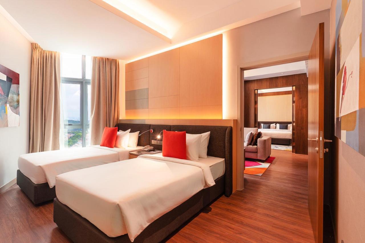 M World Hotel Formerly Known As Avante Hotel Petaling Jaya Bagian luar foto Family Suite