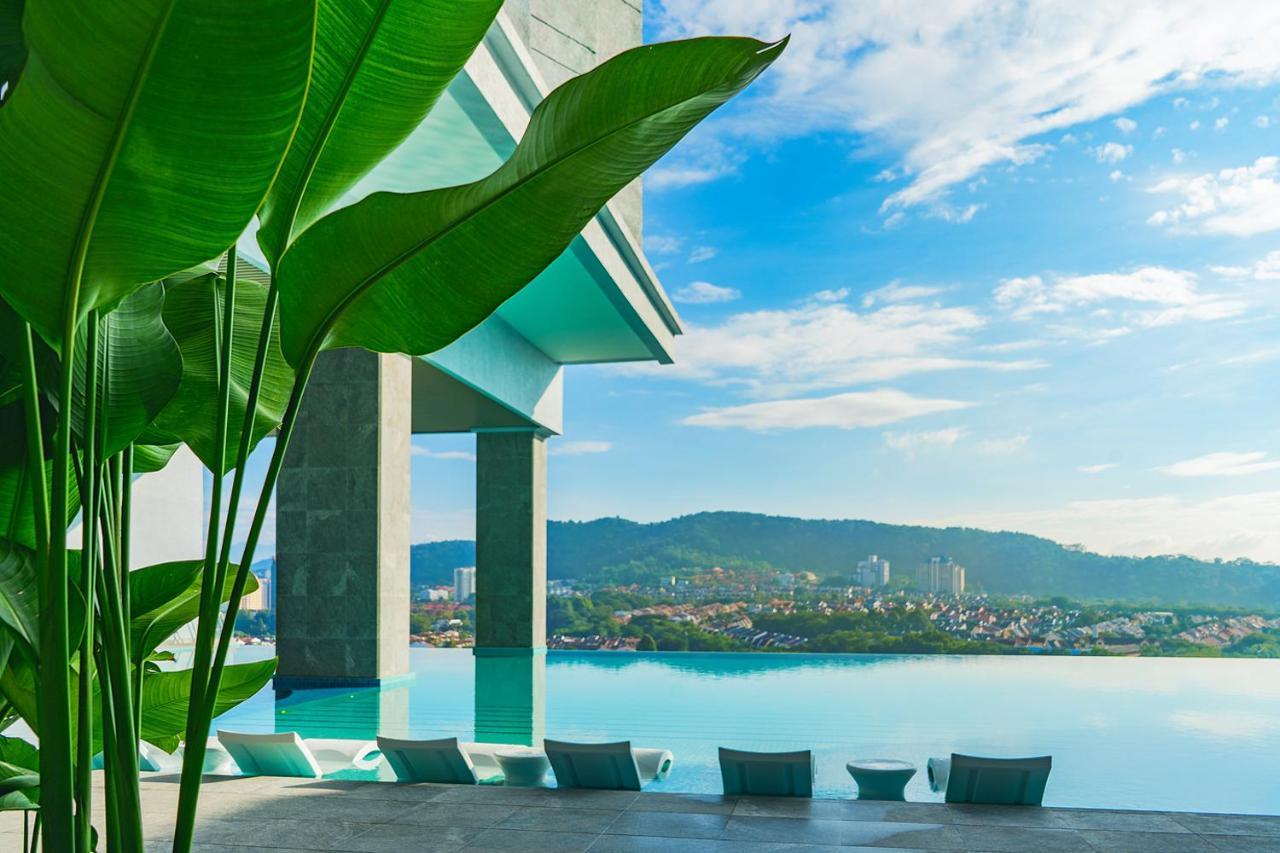 M World Hotel Formerly Known As Avante Hotel Petaling Jaya Bagian luar foto Infinity pool at the 1018