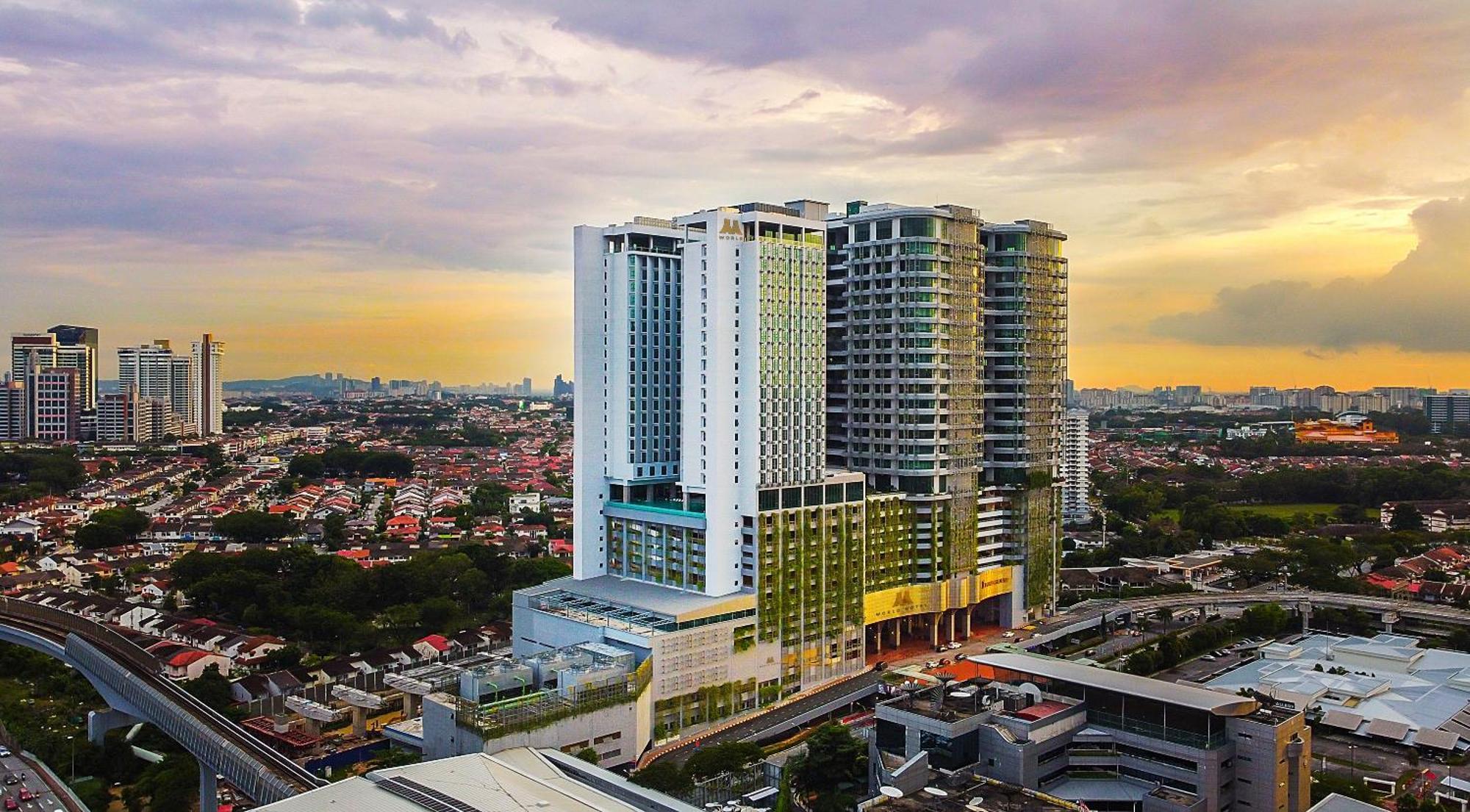 M World Hotel Formerly Known As Avante Hotel Petaling Jaya Bagian luar foto The Legarda Campus